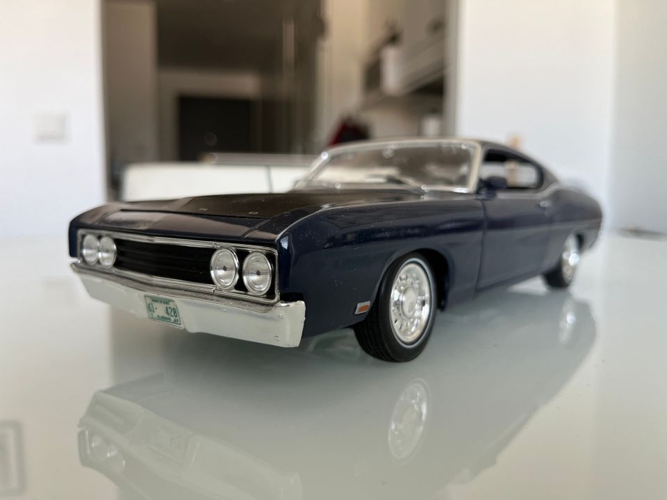 Maisto 1969 Ford Torino Talladega 1:18