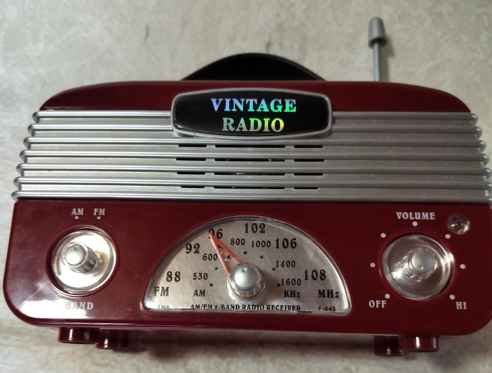 VINTAGE - radio pattereilla