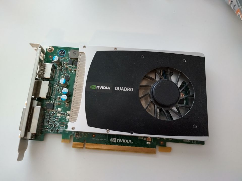 Nvidia Quadro 2000 DVI DisplayPort 1GB GDDR5