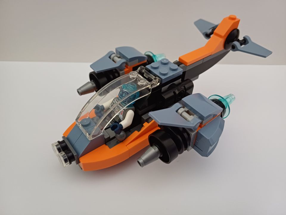 Lego Creator 31111 kyberlennokki