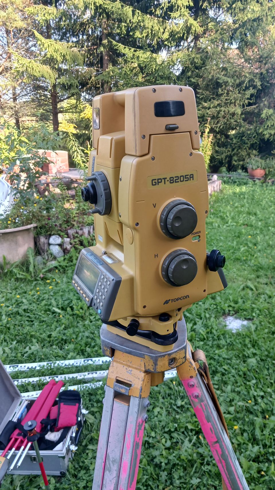 Robottitakymetri Topcon GPT-8205A