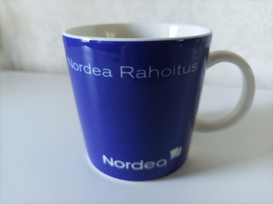 Arabia Nordea Rahoitus keräilymuki kruunuleimalla