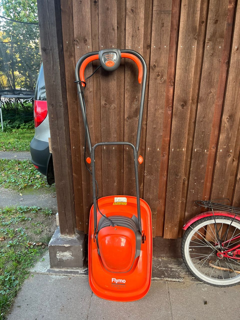 Ilmatyynyleikkuri Flymo turbo lite 330