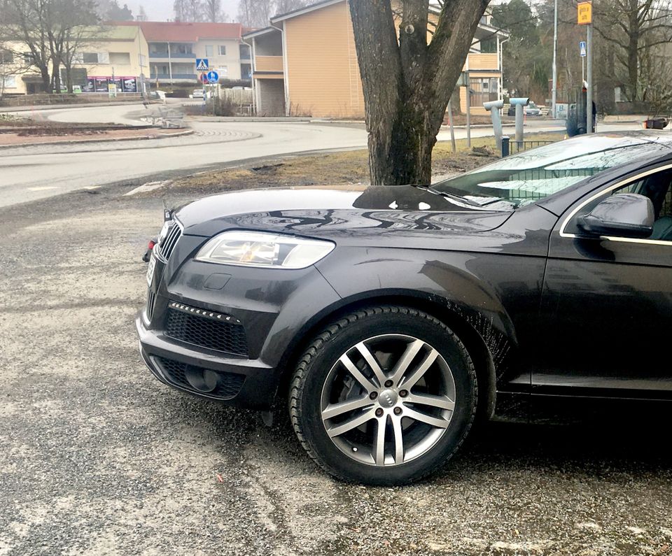 Vanteet 20" ja Kitkarenkaat 20" (sopii mm. AUDI Q7 2007 )