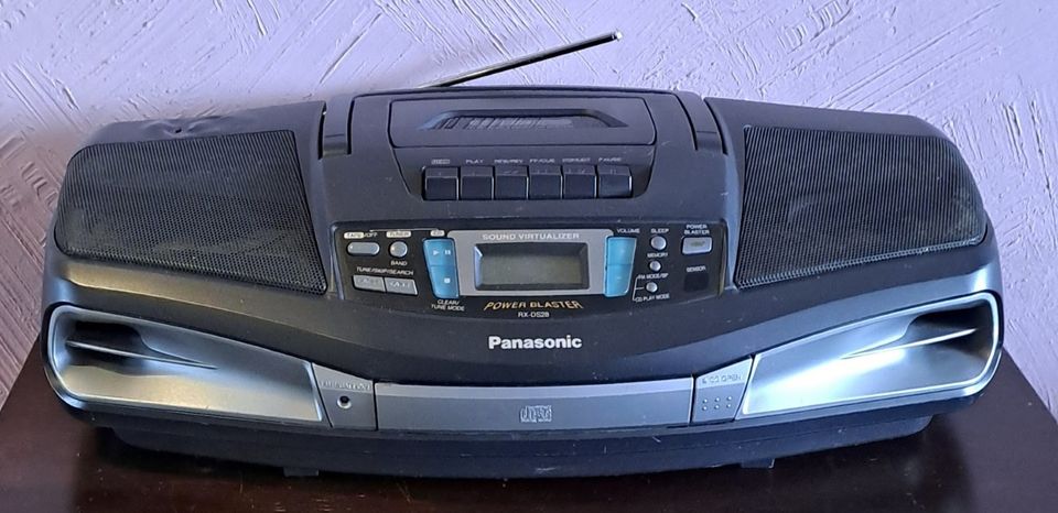 Panasonic Radio/CD/C-kasettisoitin