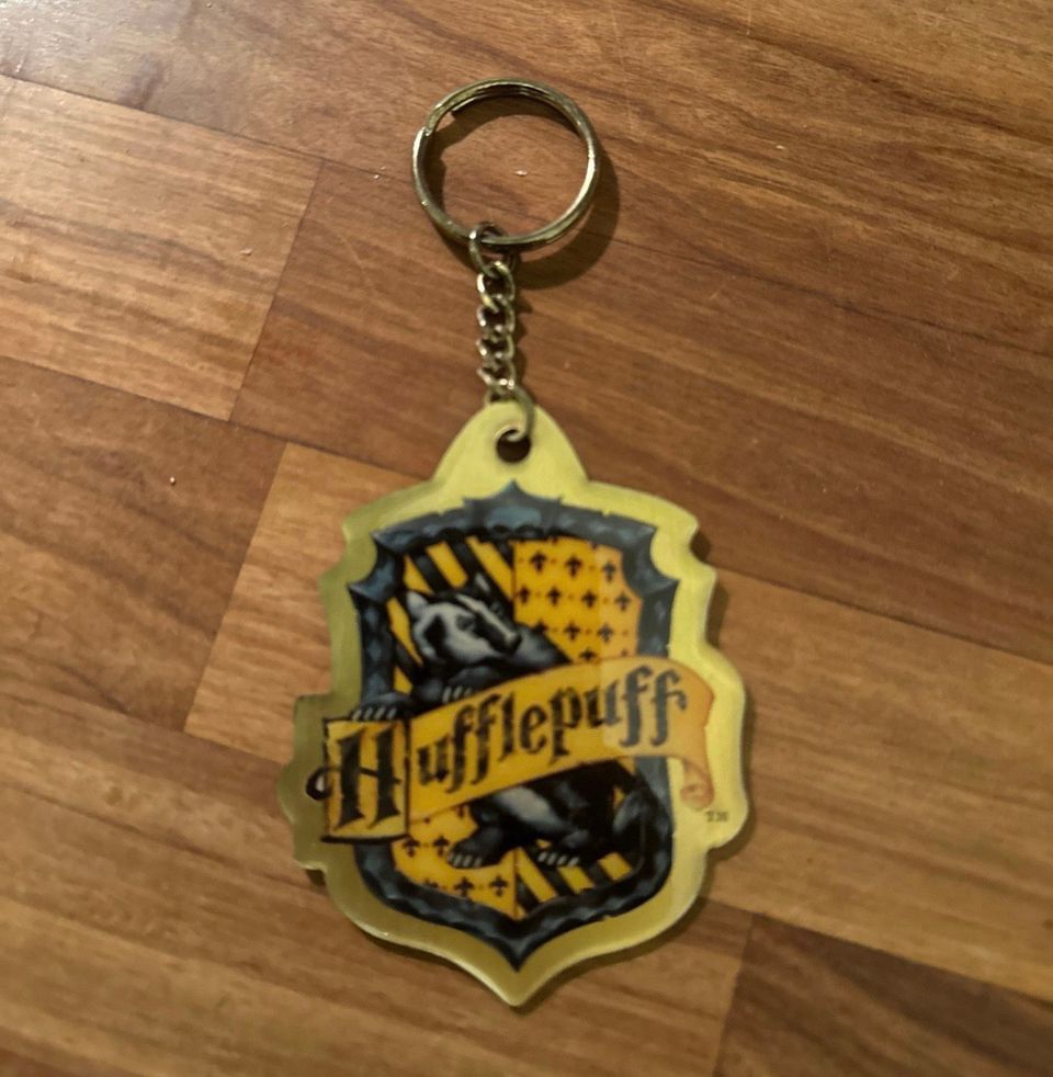 Harry Potter Puuskupuh Hufflepuff avaimenperä