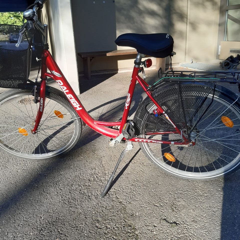 Raleigh naisten pyörä