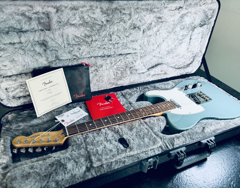 Fender American Professional Telecaster - Sonic Gray with Rosewood Fingerboard