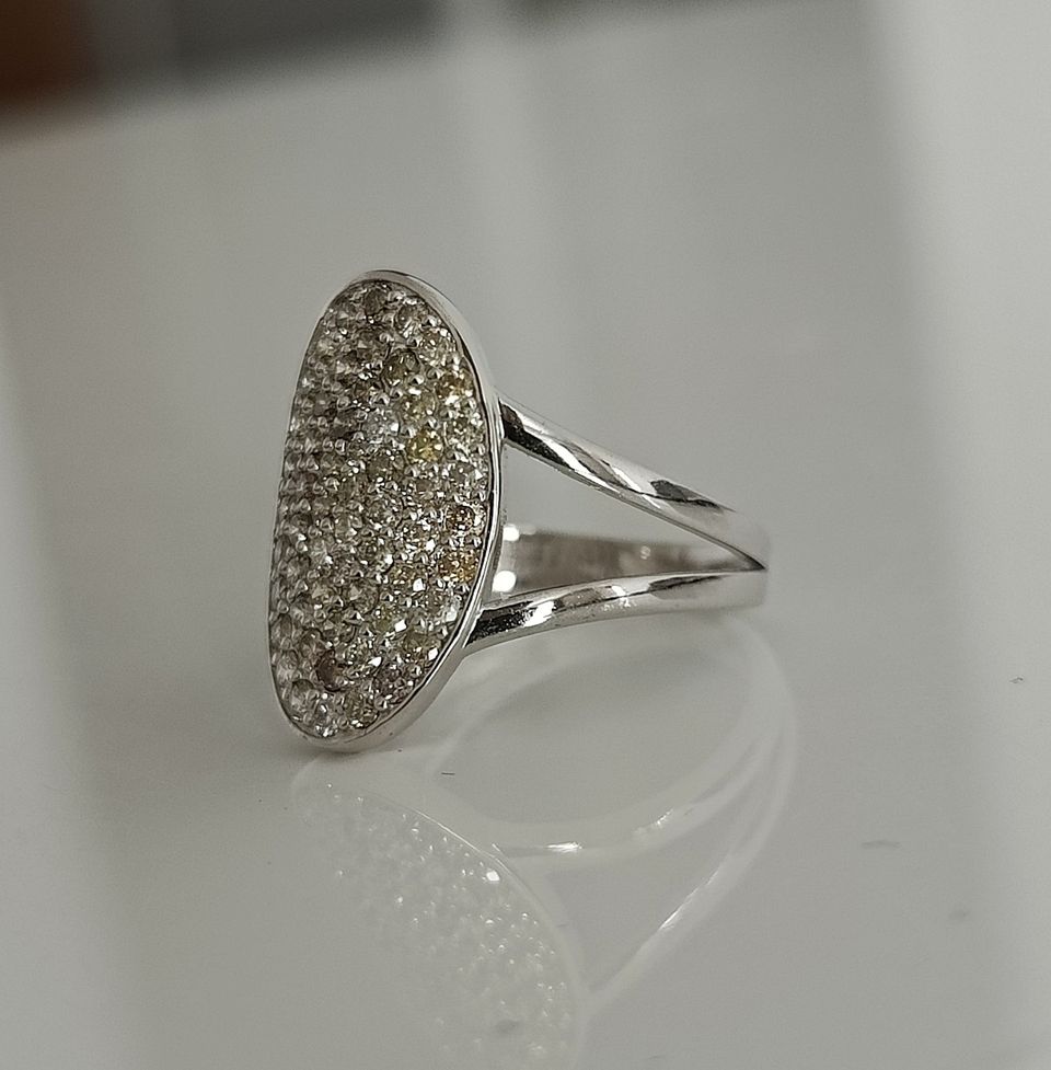 Uusi timanttisormus 0,92 ct koko 17,5 ovh. 2200€