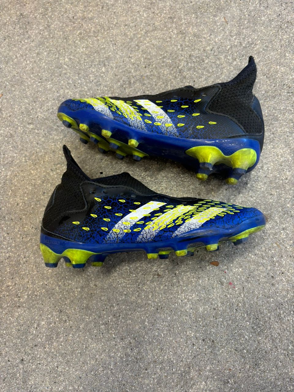 Adidas Predator nappikset