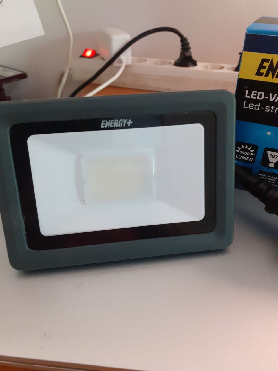 Led-Valonheitin 20W uusi