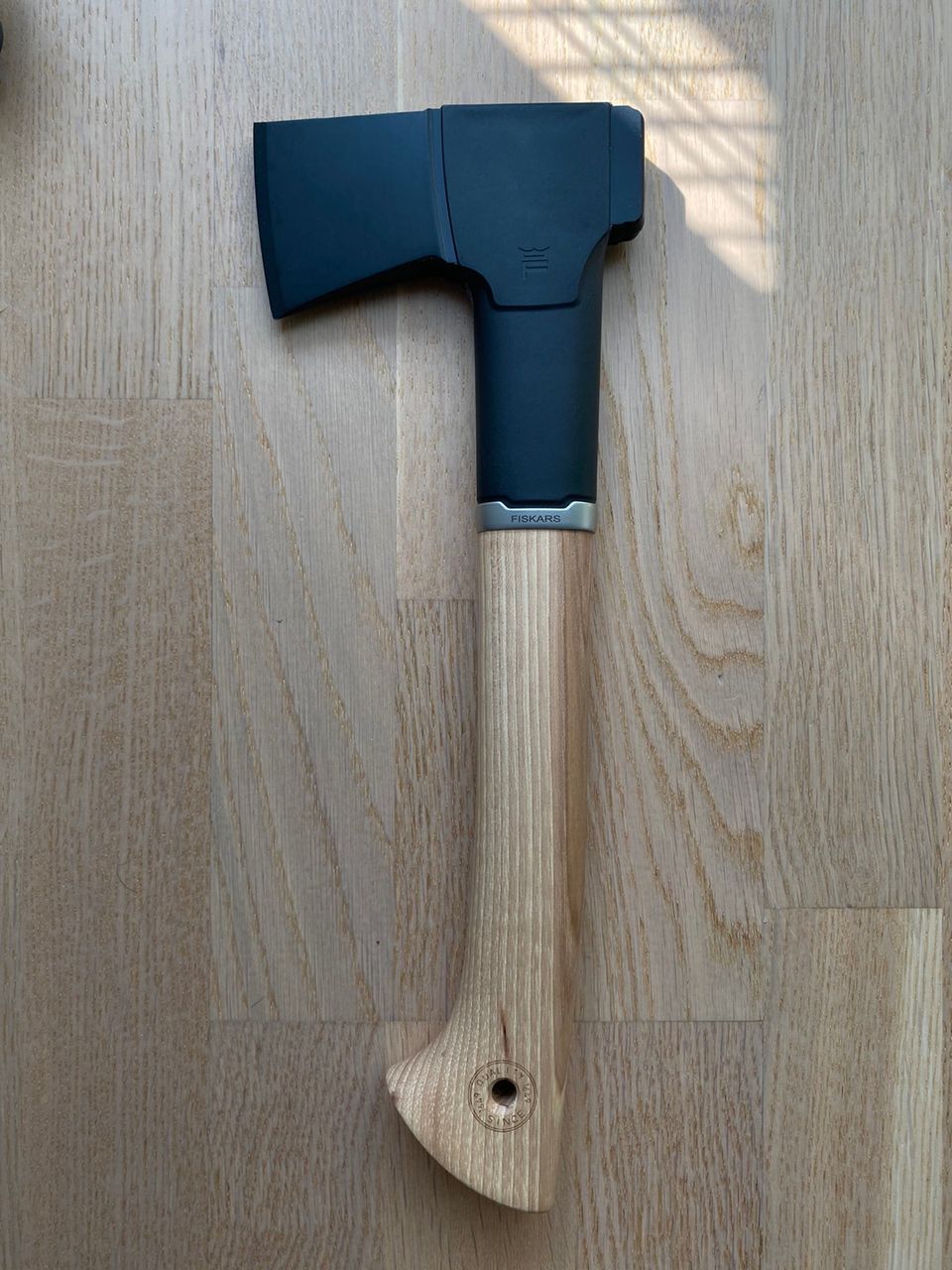 N7 Fiskars axe