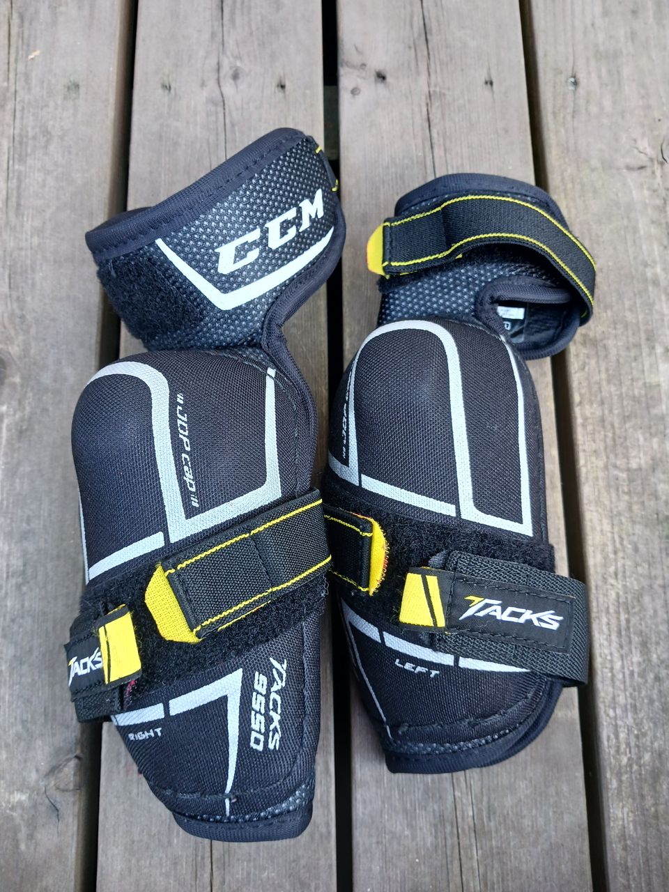 CCM Tacks 9550 kyynärsuojat