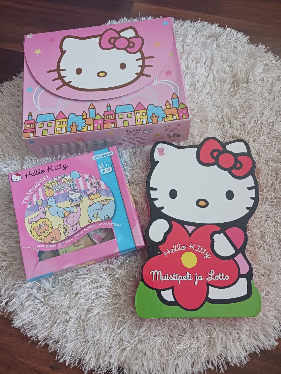 3 peliä, Hello Kitty, Sanrio, 2xpalapeli sekä muistipeli+lotto