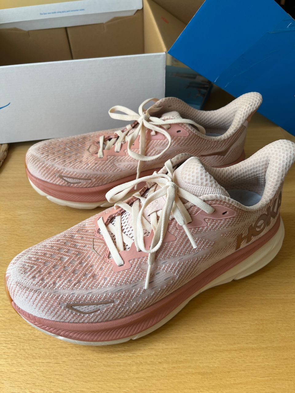 Hoka Clifton 9, koko 41