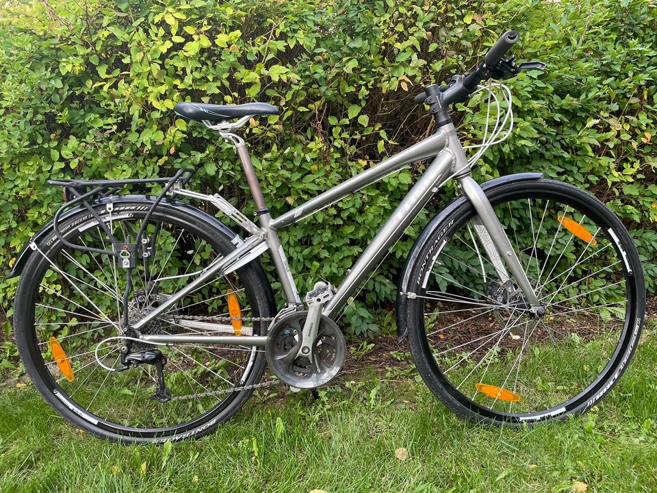 Trek 15” 3x8 & nastarenkaat