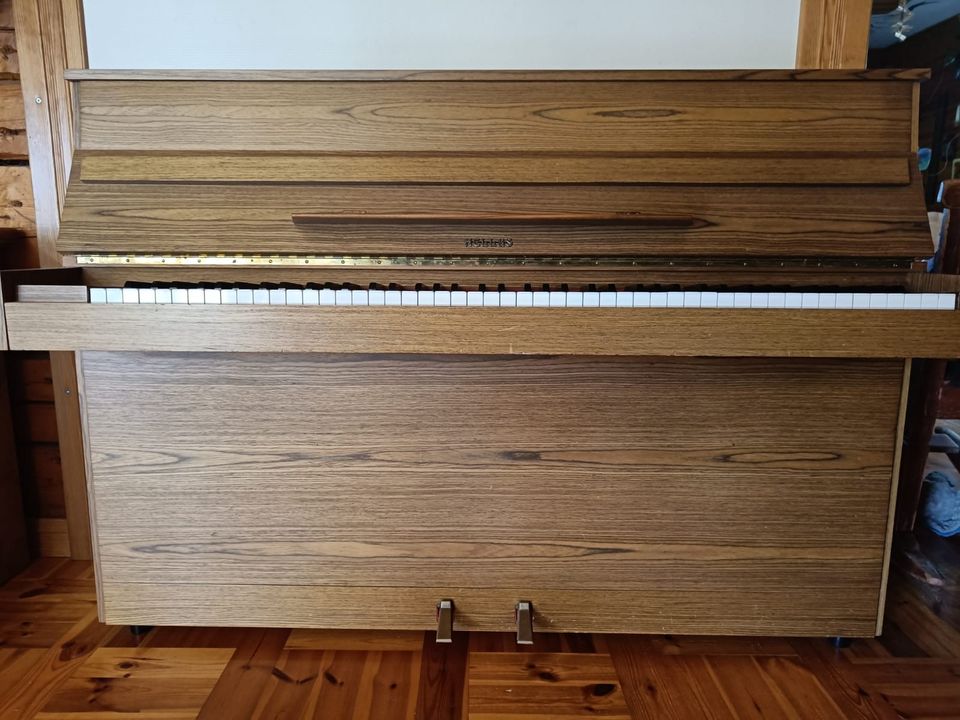 Hellas piano