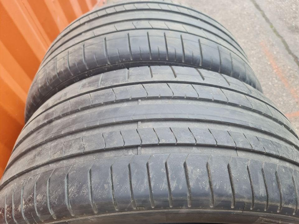 285/40R21 2KPL PZ4