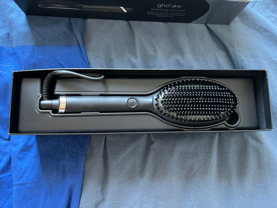 Glide smoothing hot brush