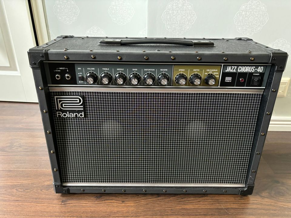 Roland JC-40