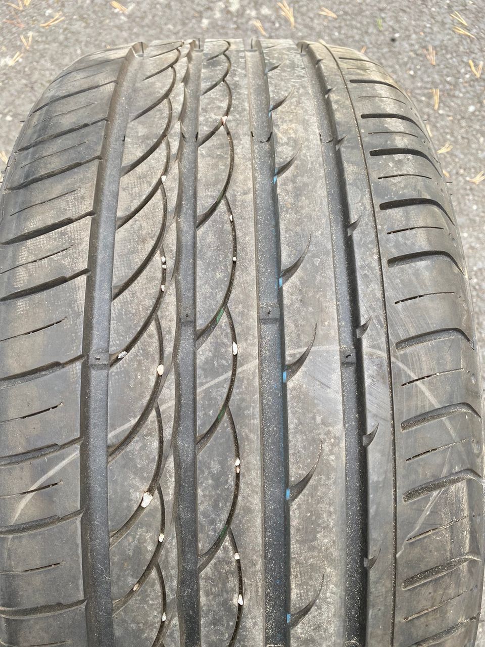 Radar 255/35R20