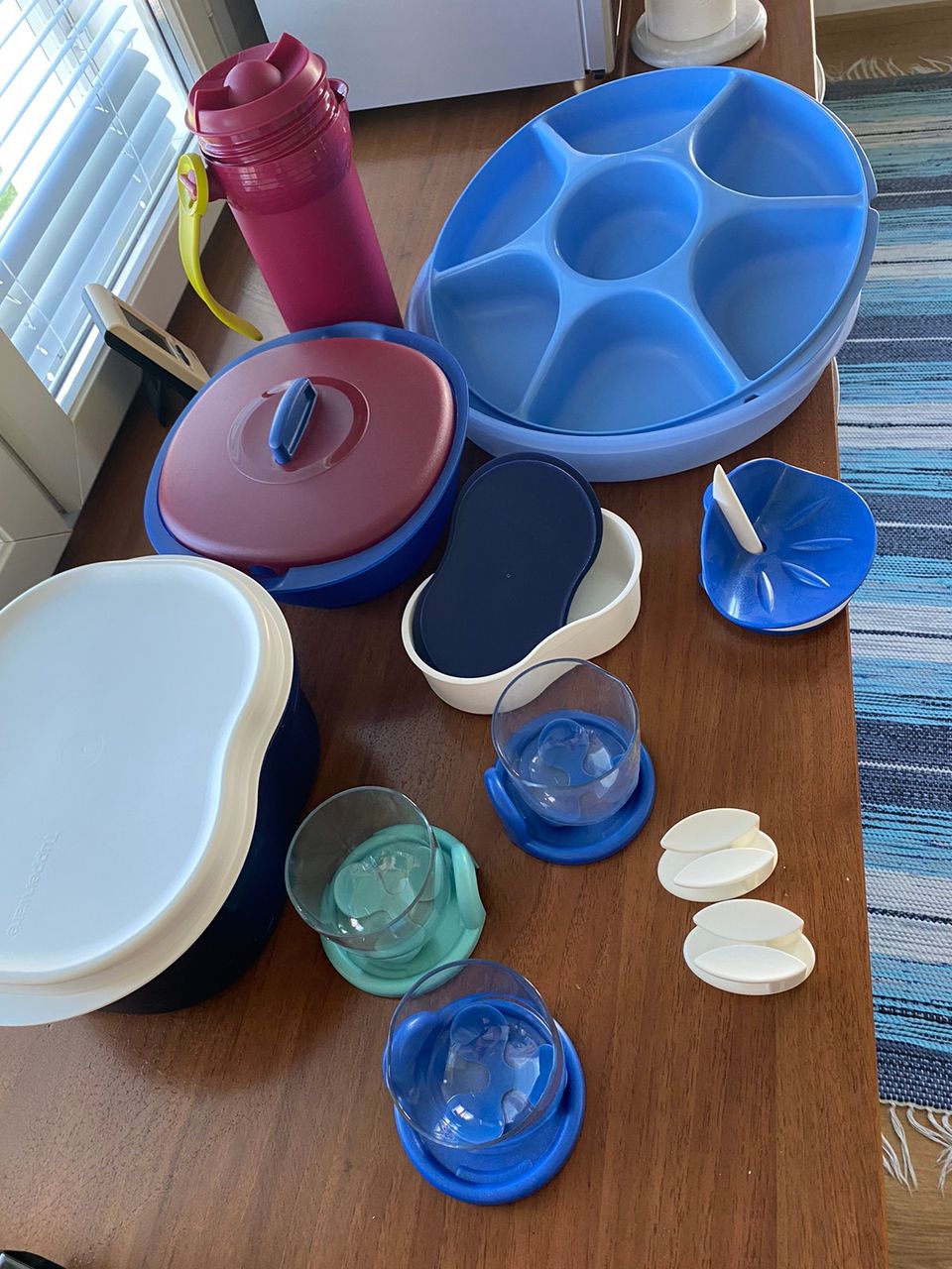 Tupperware astioita