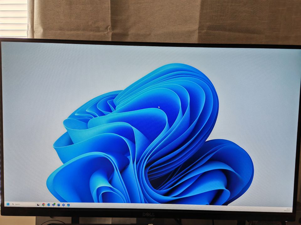 Dell U2715H 27" QHD 2560 × 1440 IPS näyttö