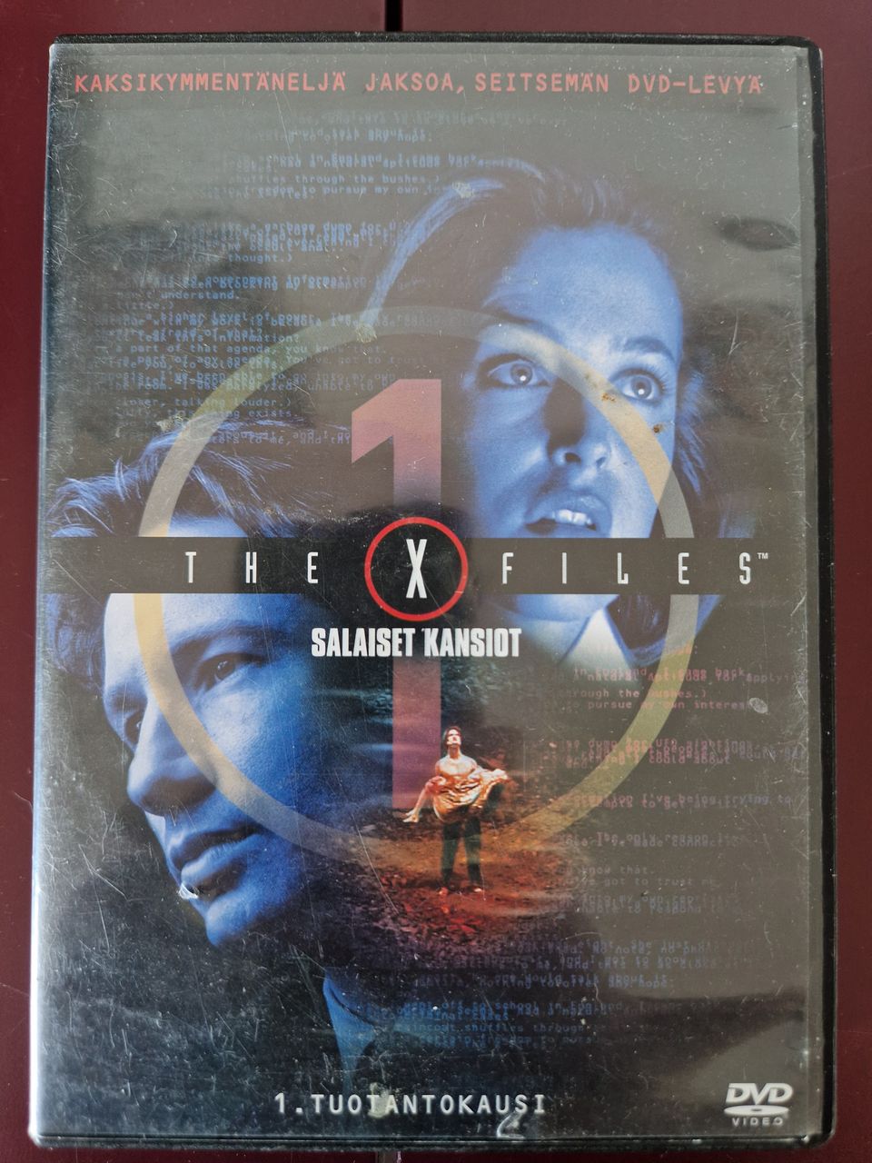 X-Files kausi 1 DVD -boksi.