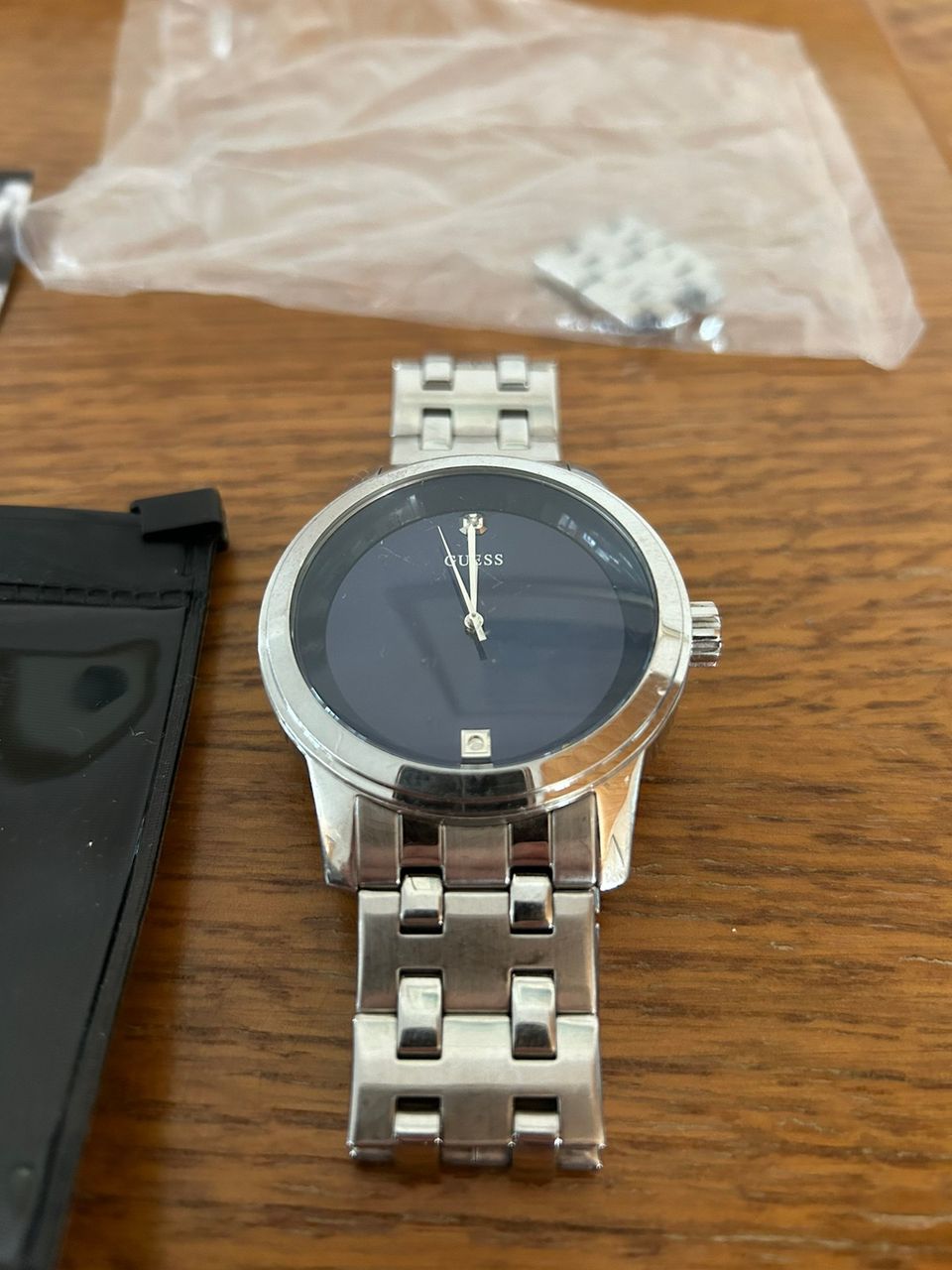 Miesten rannekello Guess