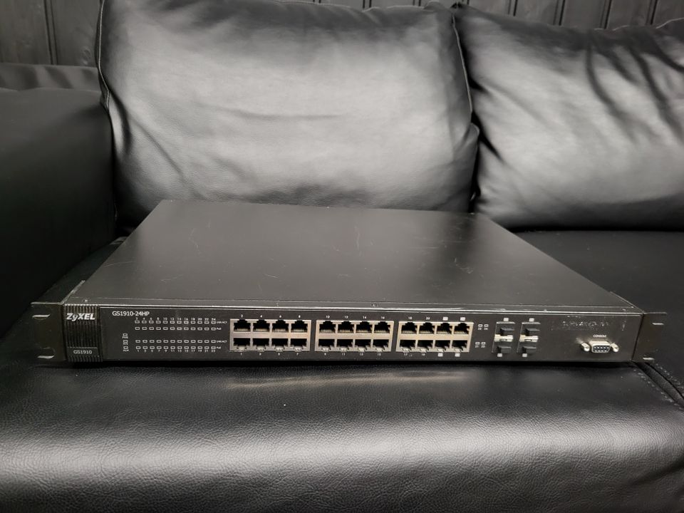 ZYXEL GS1910-24HP 24-port GbE L2 PoE Smart Switch