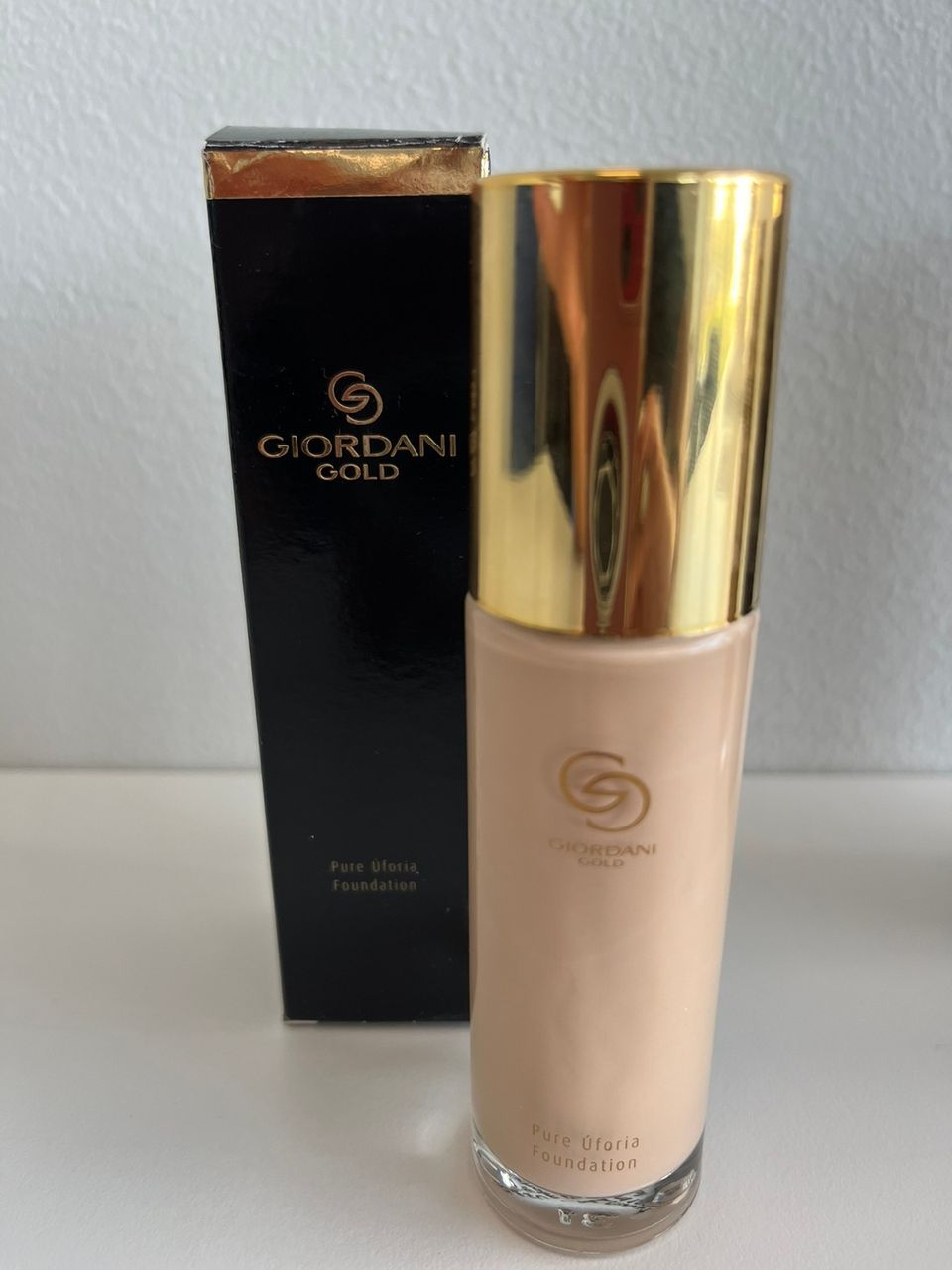 Giordani Gold, Pure Uforia Foundation - meikkivoide, beige