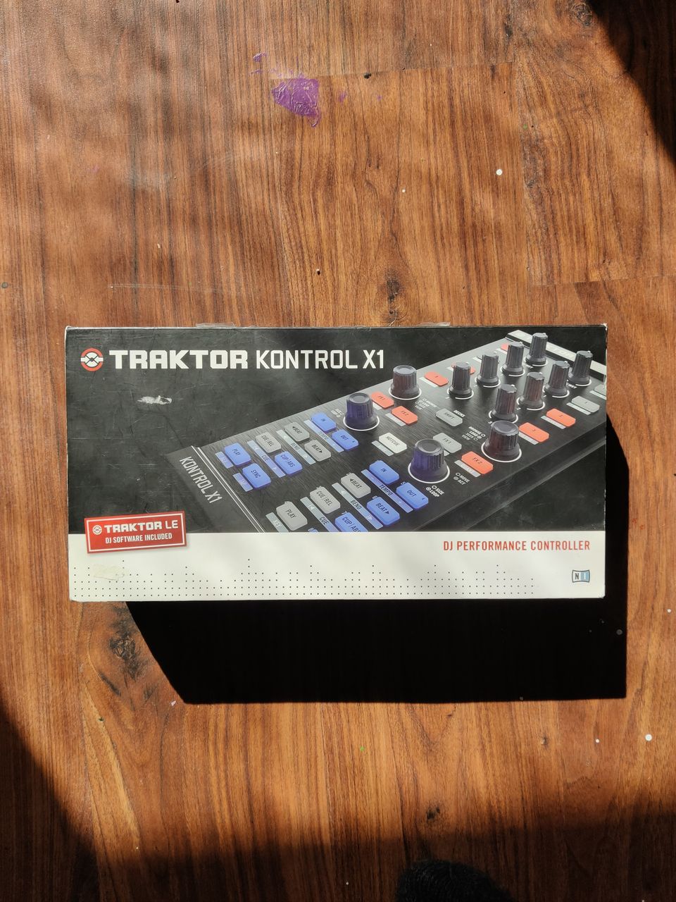 Traktor Kontrol X1 - midikontrolleri