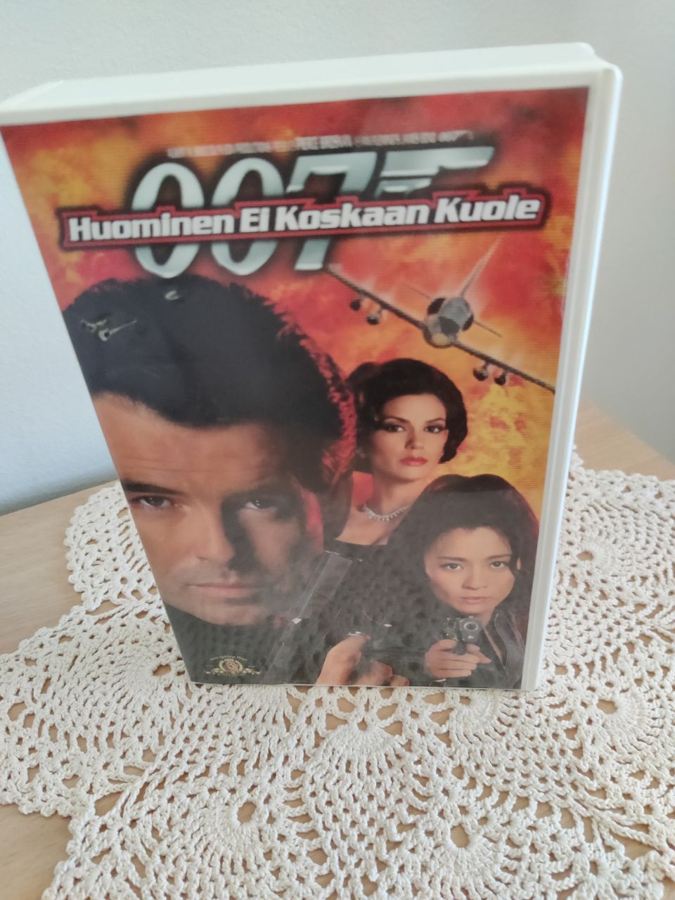 007 Huominen ei koskaan kuole