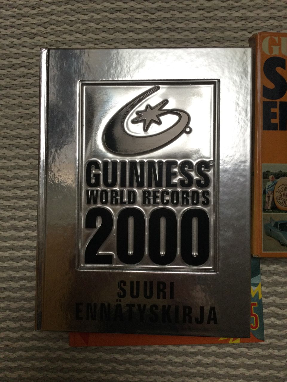 guinness  ennätystenkirjoja 14 kpl.