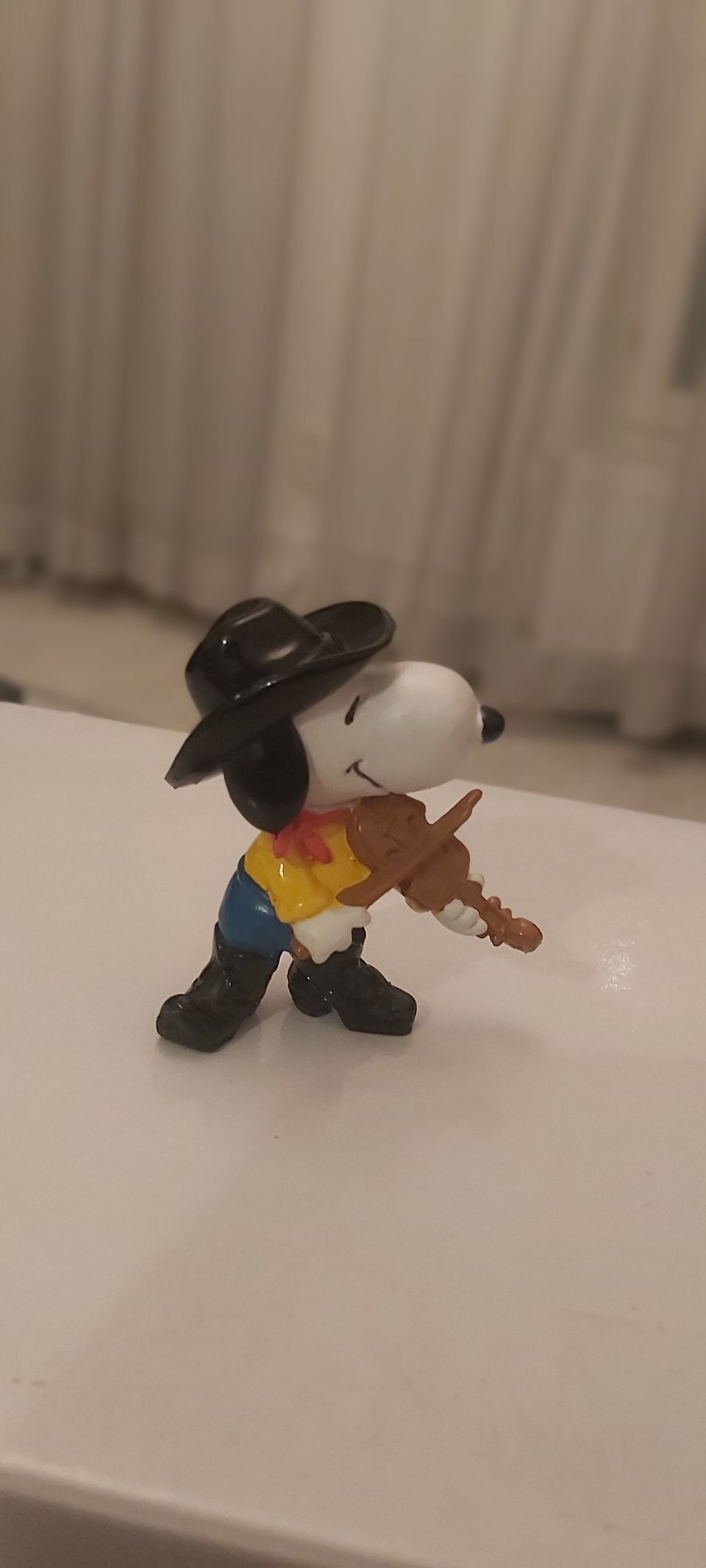 Vintage Snoopy figuuri viulunsoittaja,