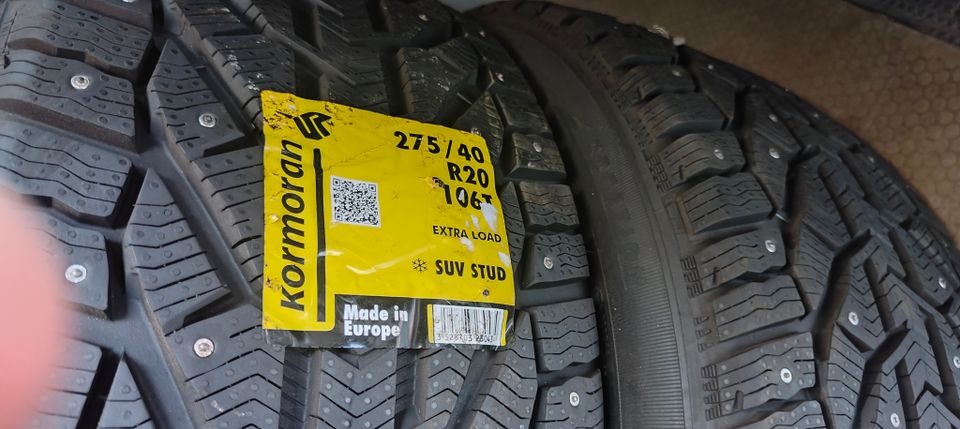 nastarenkaat 275/40R20 106T XL