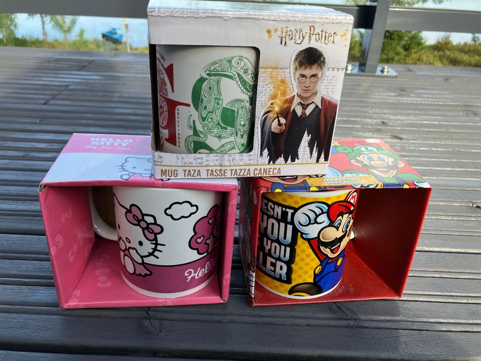 Hello Kitty, Super Mario ja Harry Potter mukit