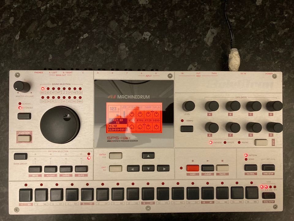 Elektron Machinedrum SPS-1UW+ MKII 2010s - Silver