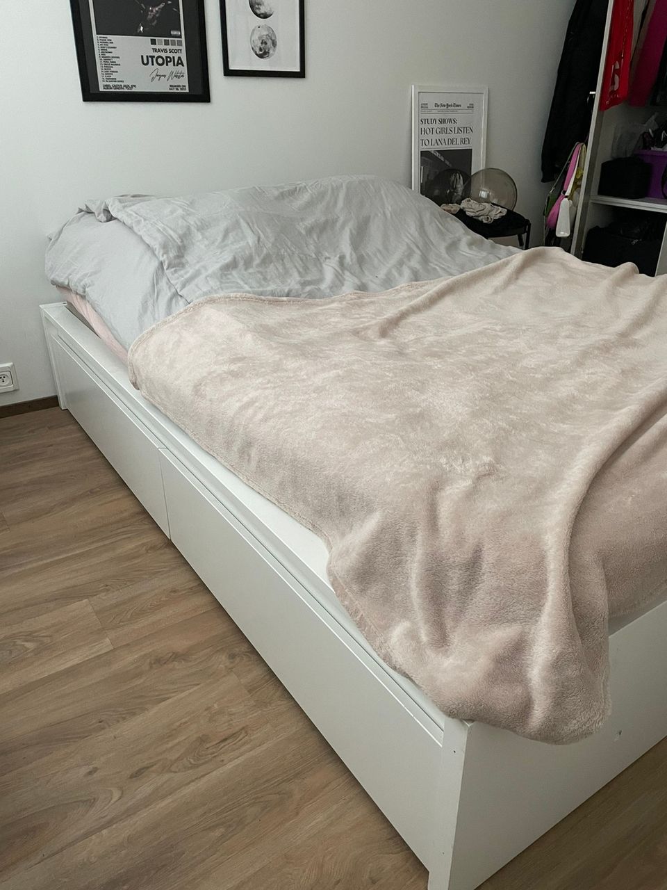 Ikea malm sängynrunko 140cm