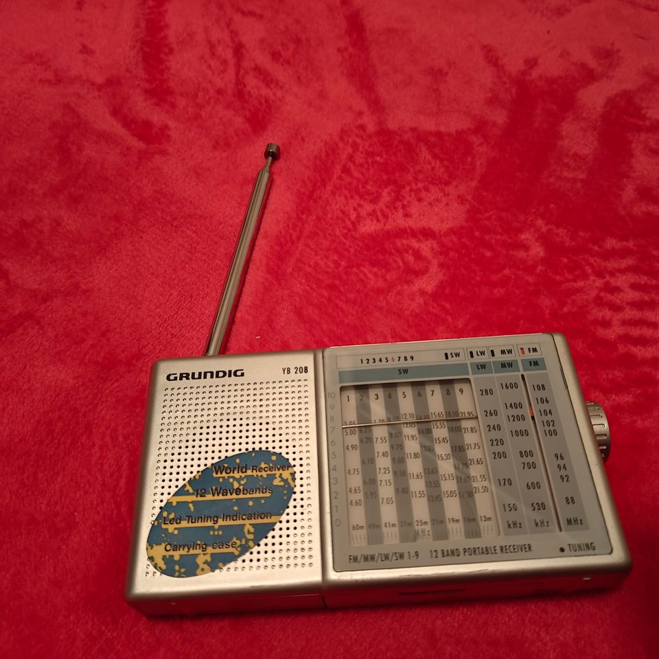 Grundig YB 208 maailmanradio