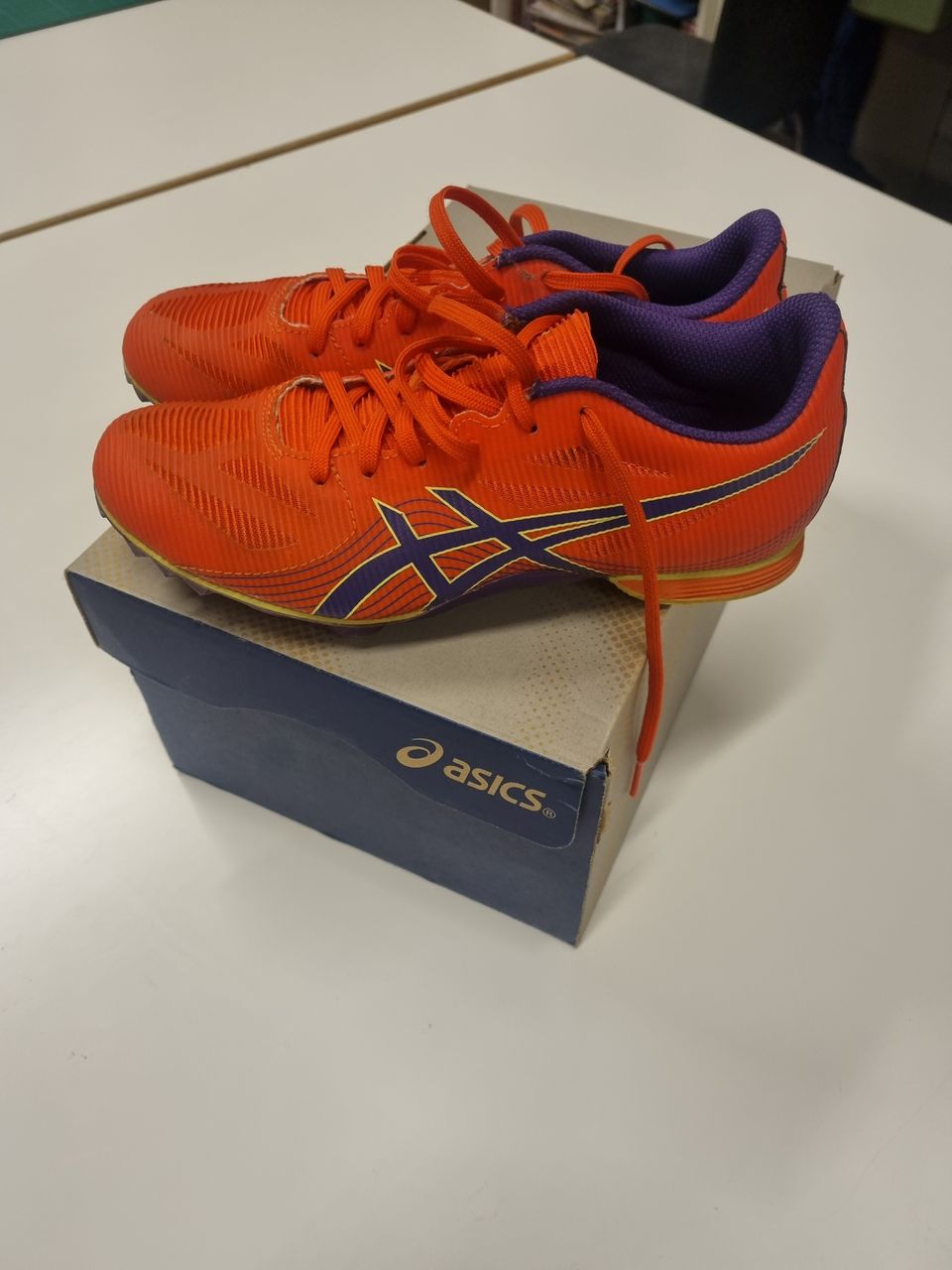 Asics juoksu-/yleispiikkarit, koko 37,5