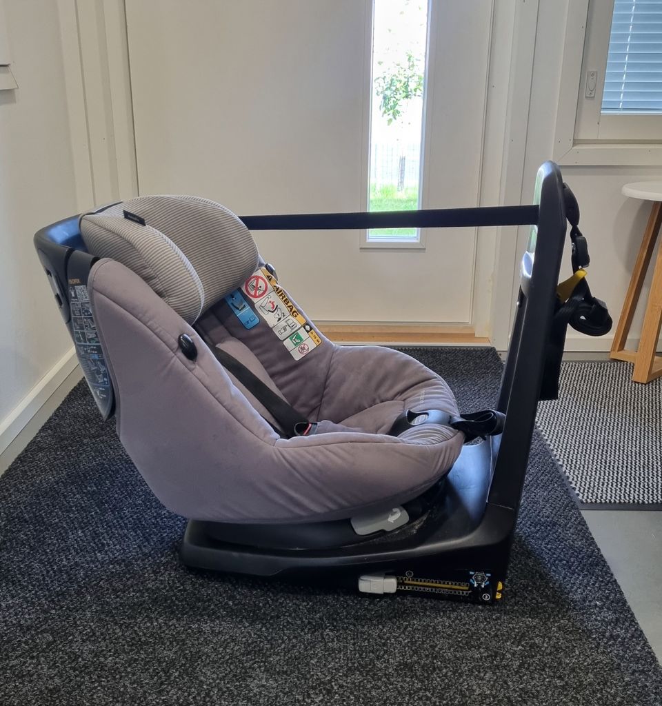 Maxi-Cosi AxissFix (4kk-4vuotta/max19kg)