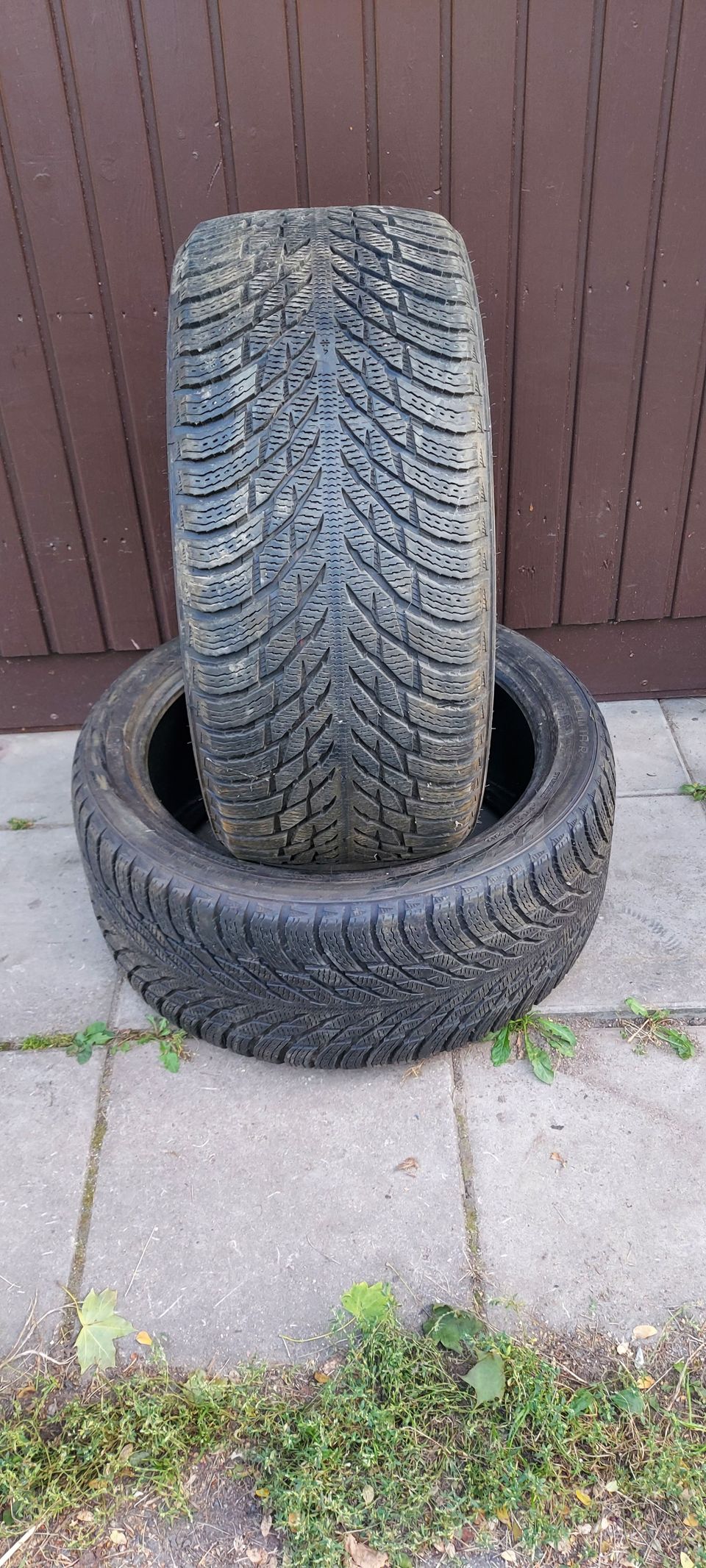 2kpl 255 40 19 Nokian Hakkapeliitta R3