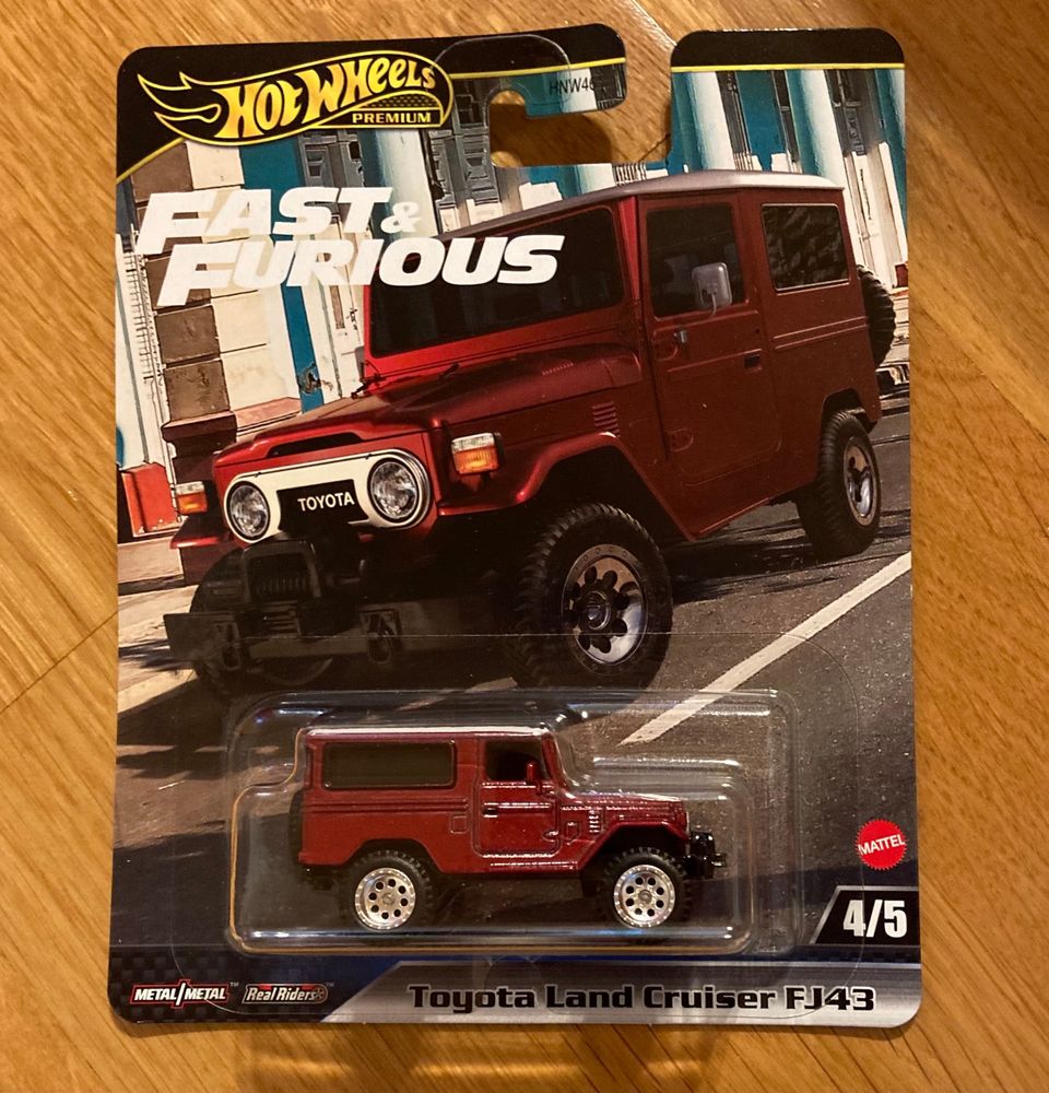 Hotwheels premium boulevard Toyota Land Cruiser FJ43