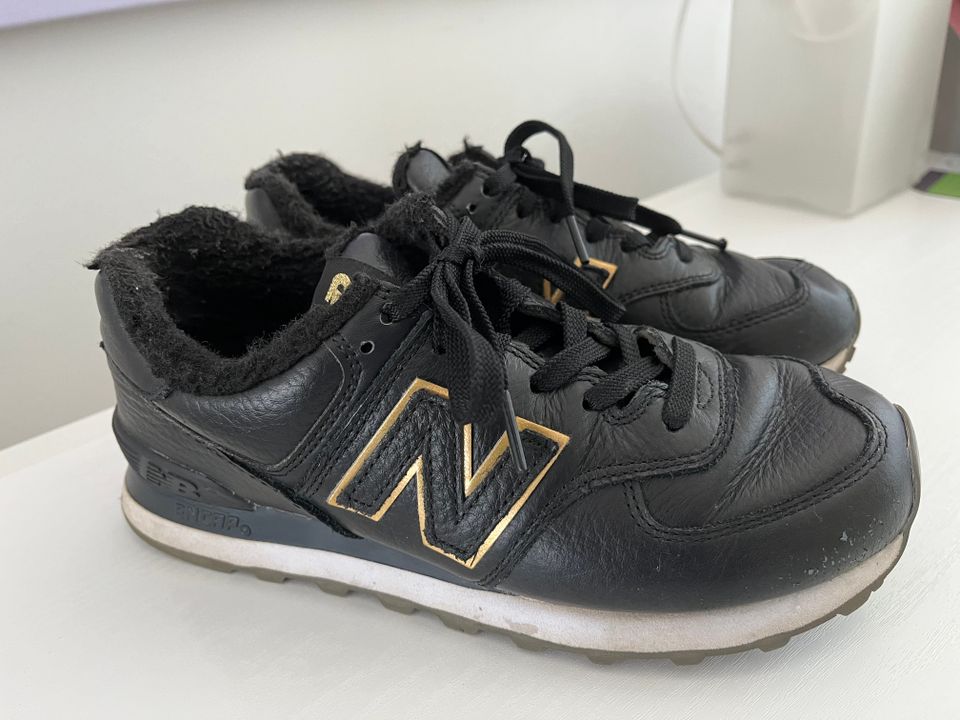 New Balance koko 37,5 malli 574