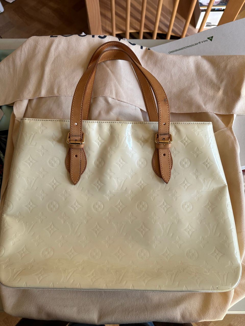 Louis Vuitton Brentwood Vernis perle