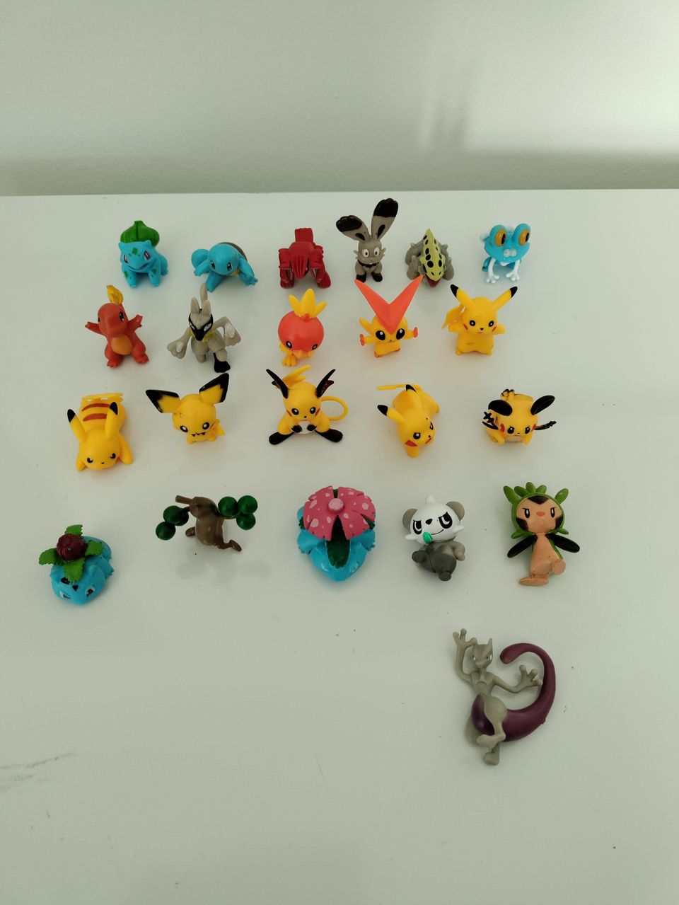 Pokemon-aiheisia figuureja