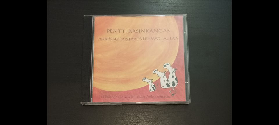 Pentti Rasinkangas - Aurinko paistaa ja lehmät laulaa