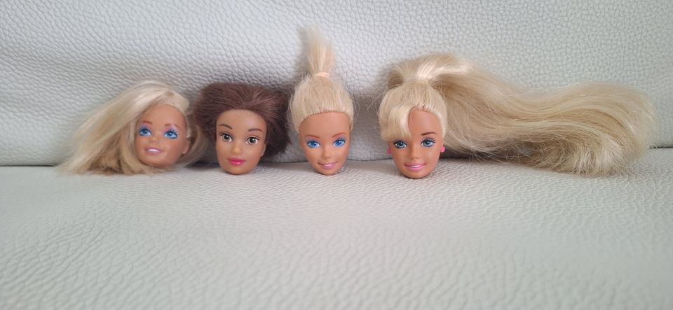 Myydään 4 Barbie -päätä tuunaukseen