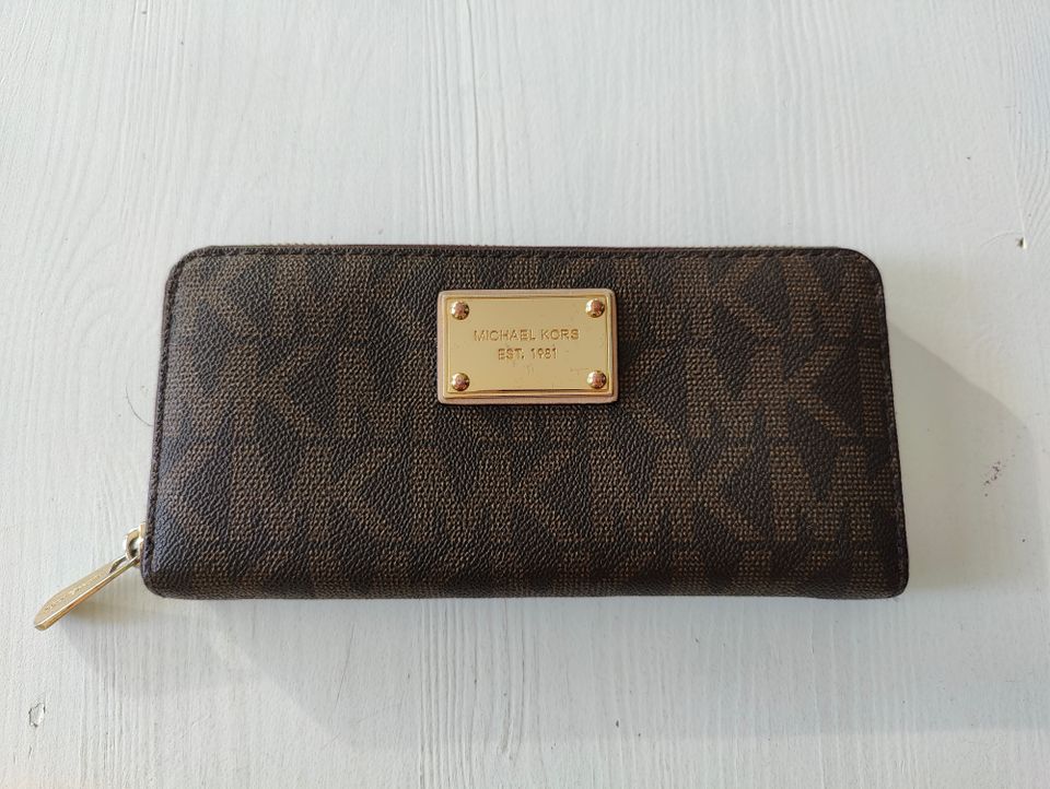 Michael Kors lompakko